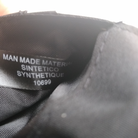 Light gray and silver Tahari wallet and wr… - Picture 8 of 8